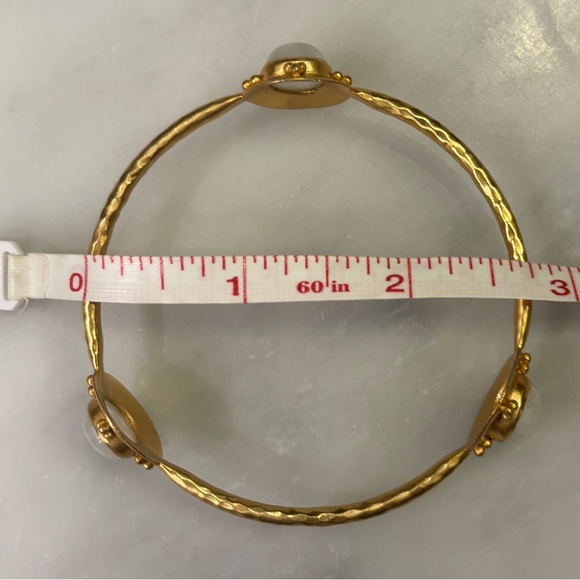 Julie Vos Pearl/White Iridescent Three Stone Bracelet EUC Size M - Picture 8 of 12